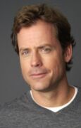 Greg Kinnear